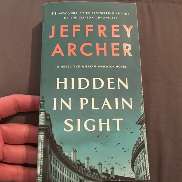 Books - Picture 2 of 7